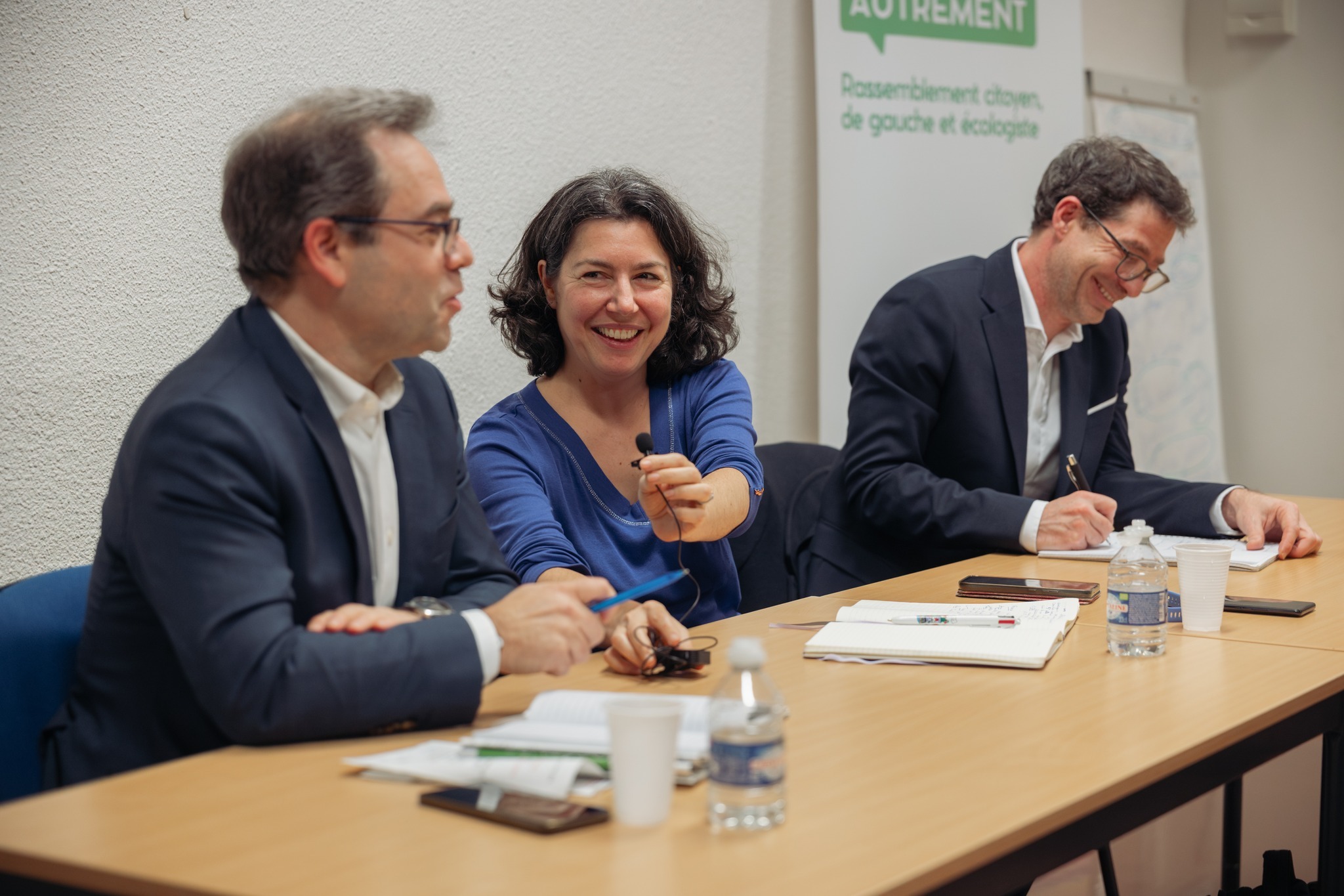 ✉ Montrouge Autrement a fait le choix de désigner sa tête de liste par un vote !

💬Avant le vote électronique, débat de haut niveau entre les deux candidats Joaquim Timoteo et Benoît Pelletier pour être tête de liste de notre rassemblement citoyen, de gauche et écologiste à Montrouge.